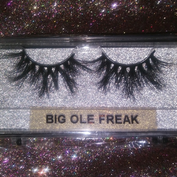 Lashes - Picture 8 of 8